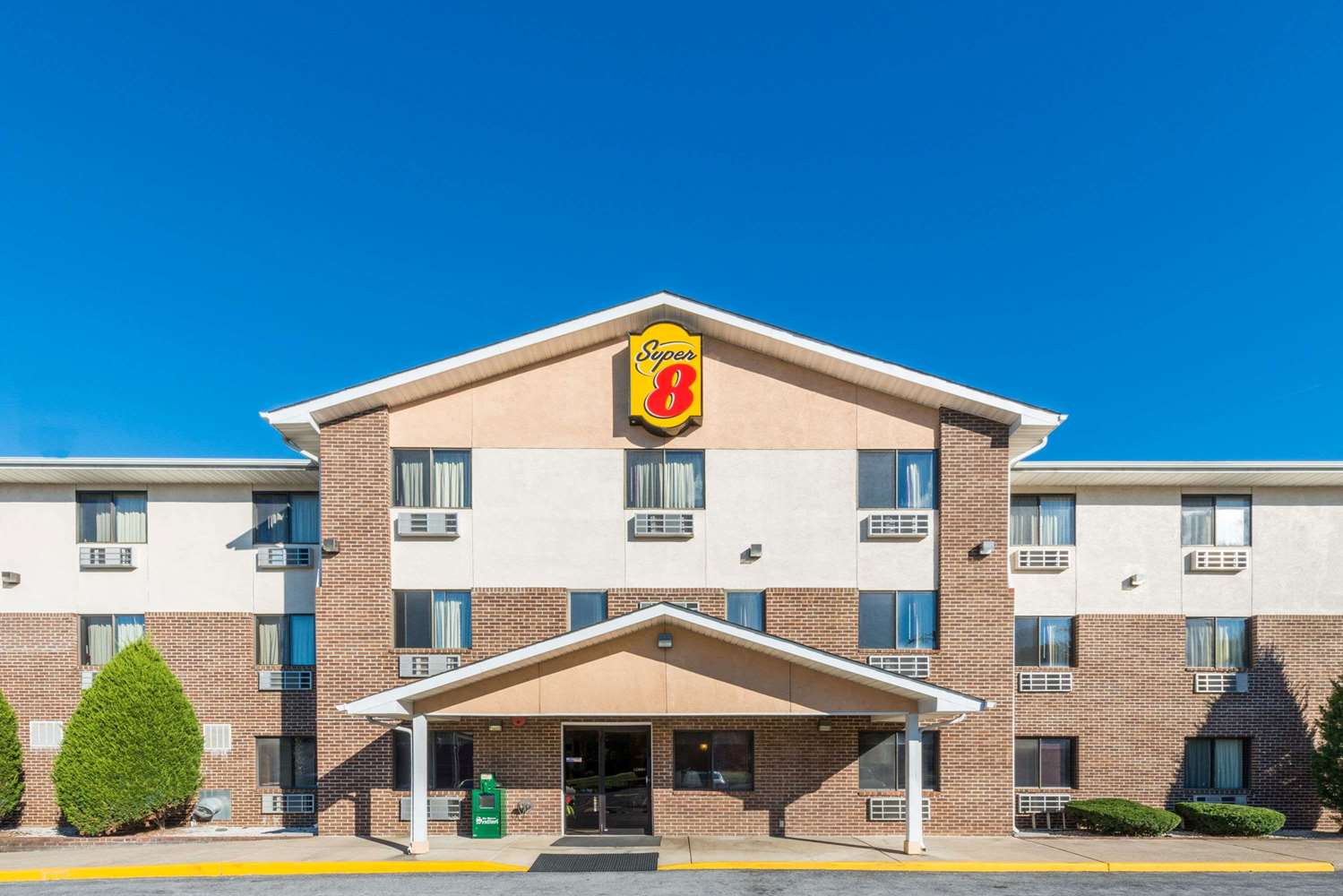 Super 8 by Wyndham Front Royal 2/24