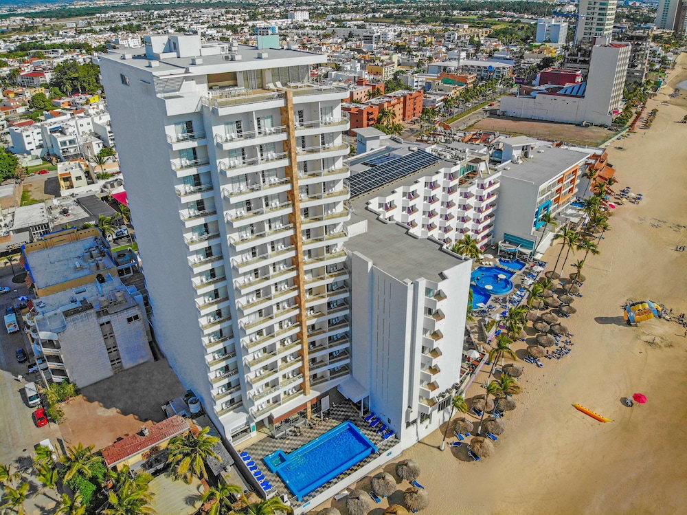 Pacific Palace Beach Tower Hotel 1/65