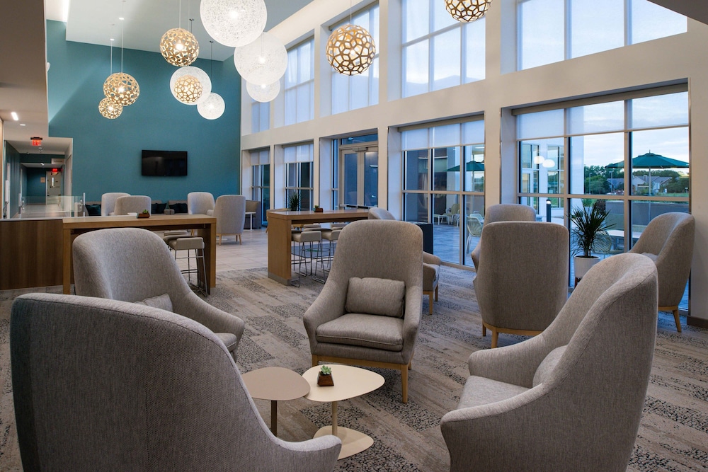 Element Overland Park 26/39