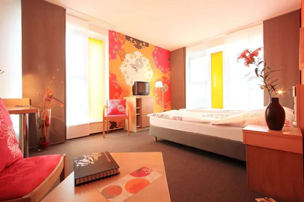 Junges Hotel Hamburg 11/50