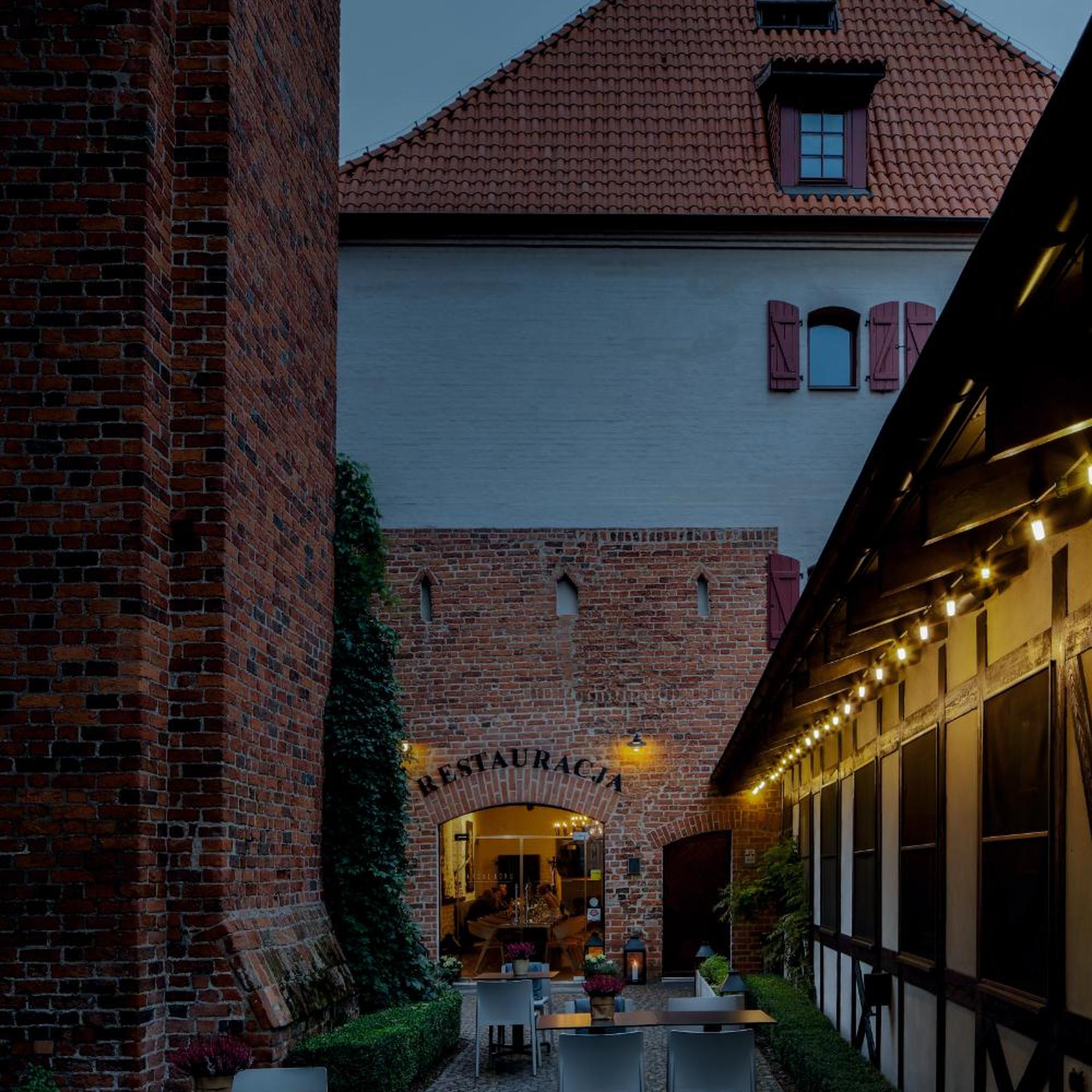 Hotel 1231 2/50