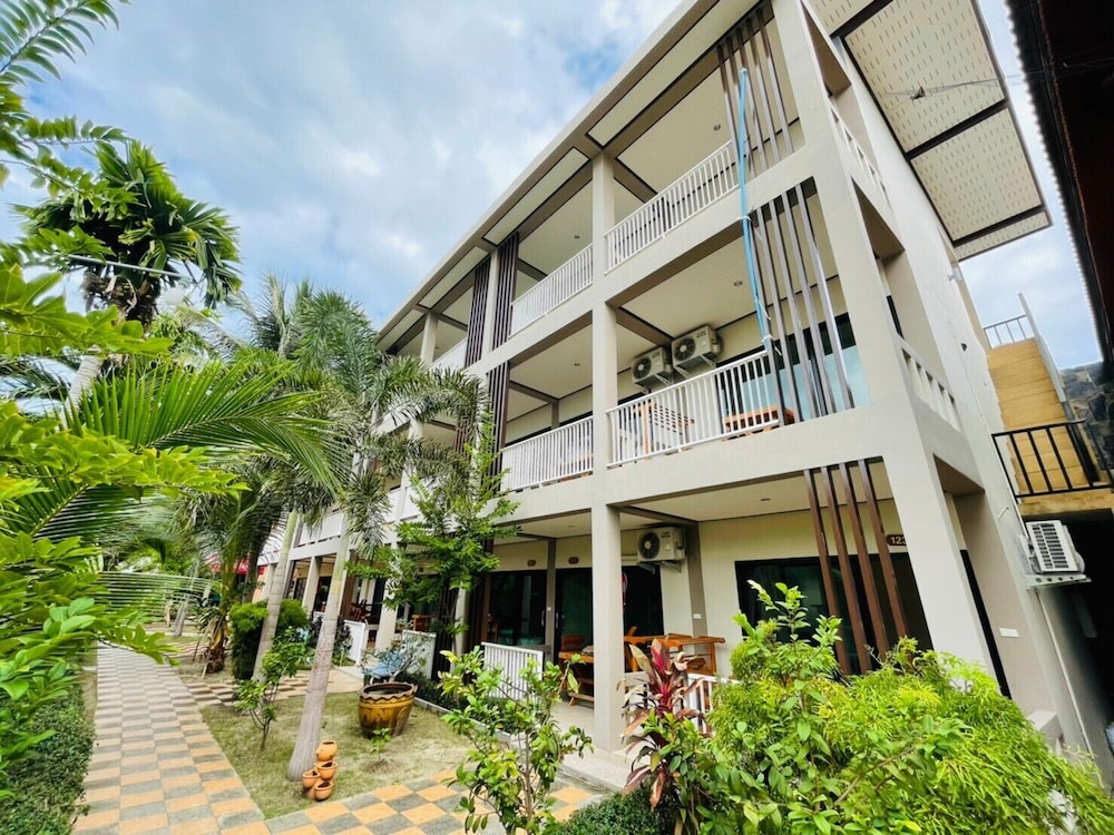 Family House Resort 1/67