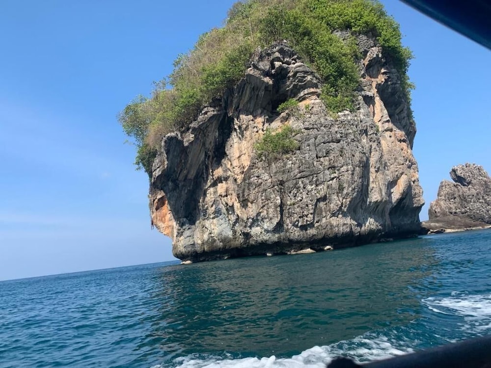 Phi Phi Little Star 54/66