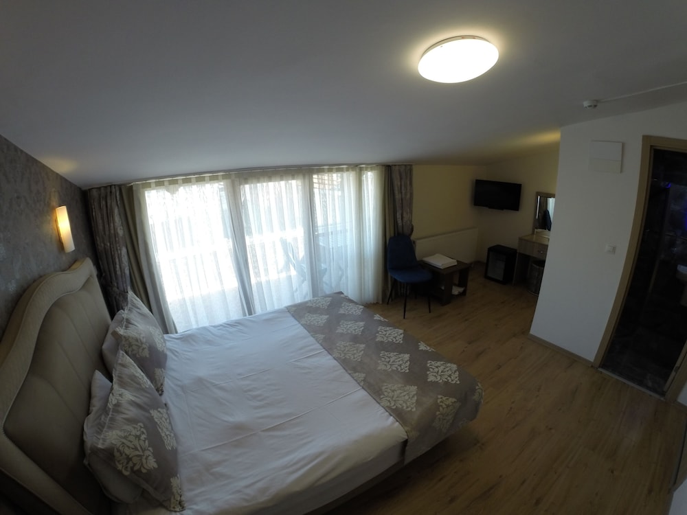 Meydan Suites 6/50