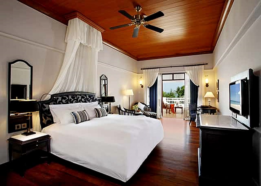 Family, King Bed, Pool View