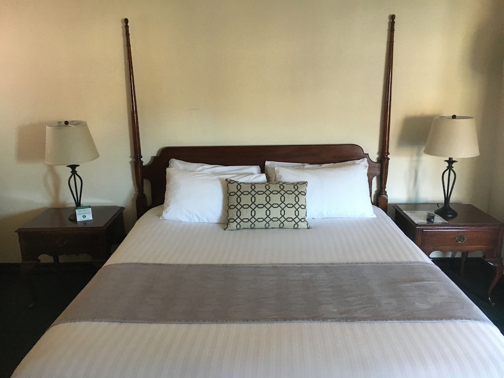 Hotel St. Lauren 12/27