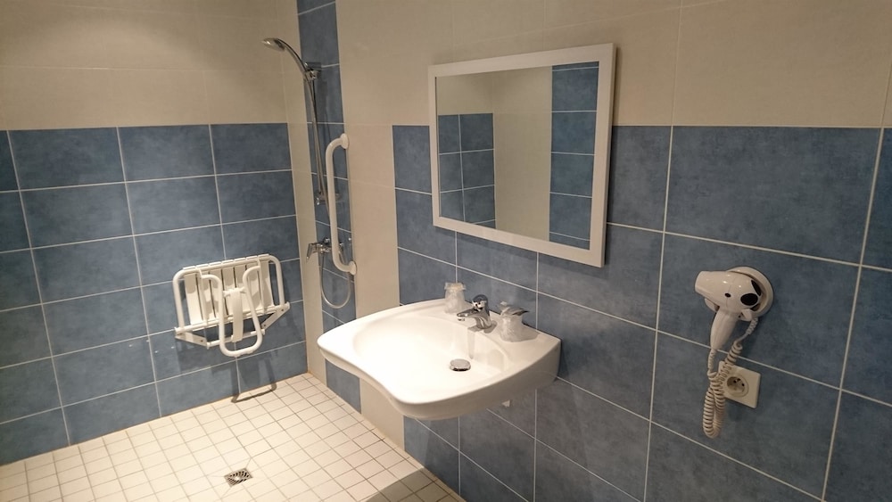 HOTEL KYRIAD TOULOUSE SUD - ROQUES 48/50