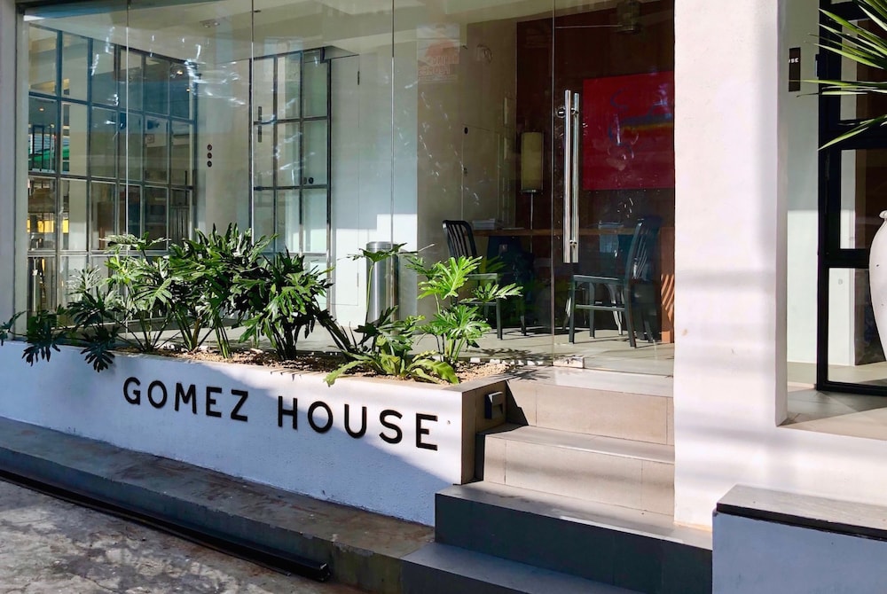 Gomez House 2/36