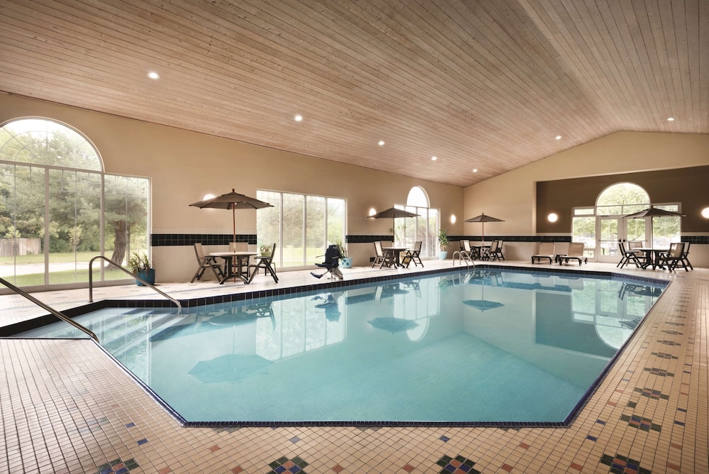 Country Inn & Suites By Radisson, Des Moines West, IA 7/48
