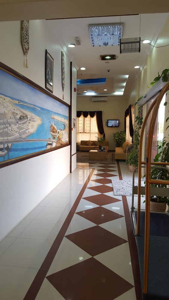 Al Ayjah Plaza Hotel 8/48