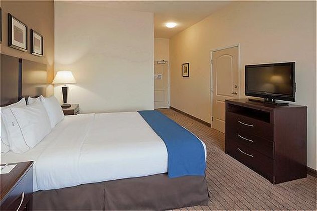 Holiday Inn Express Hotel Clovis Fresno 14/76