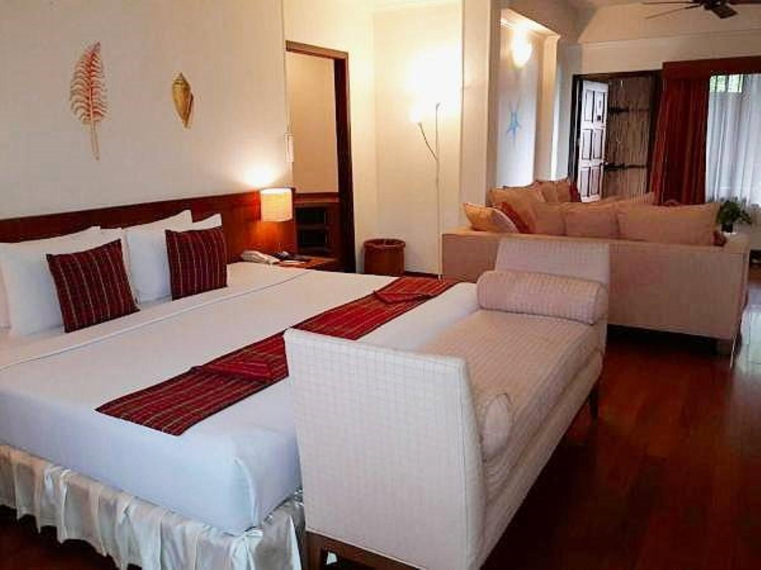 Junior Suite, Pool Side