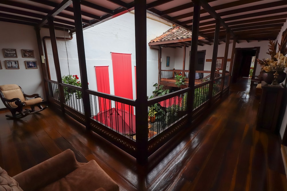 Casa Lola Hotel Boutique 49/59