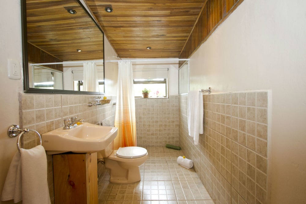 Poas Volcano Lodge 34/71