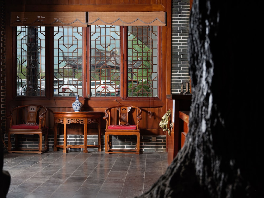 Lee's Boutique Resort 40/50