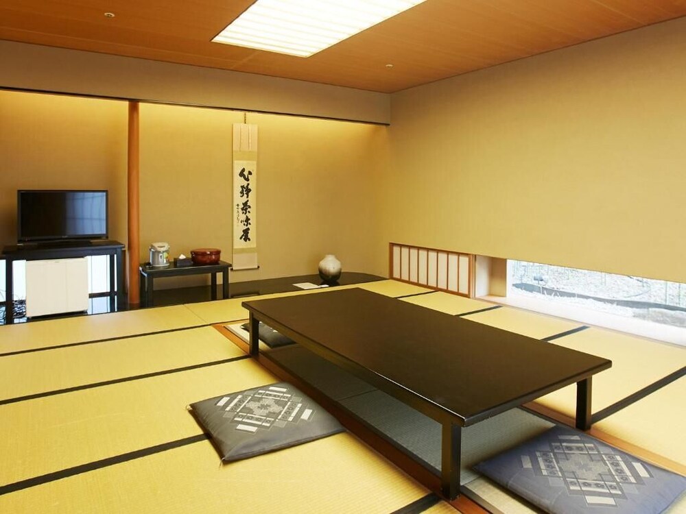 Osaka Academia 52/61