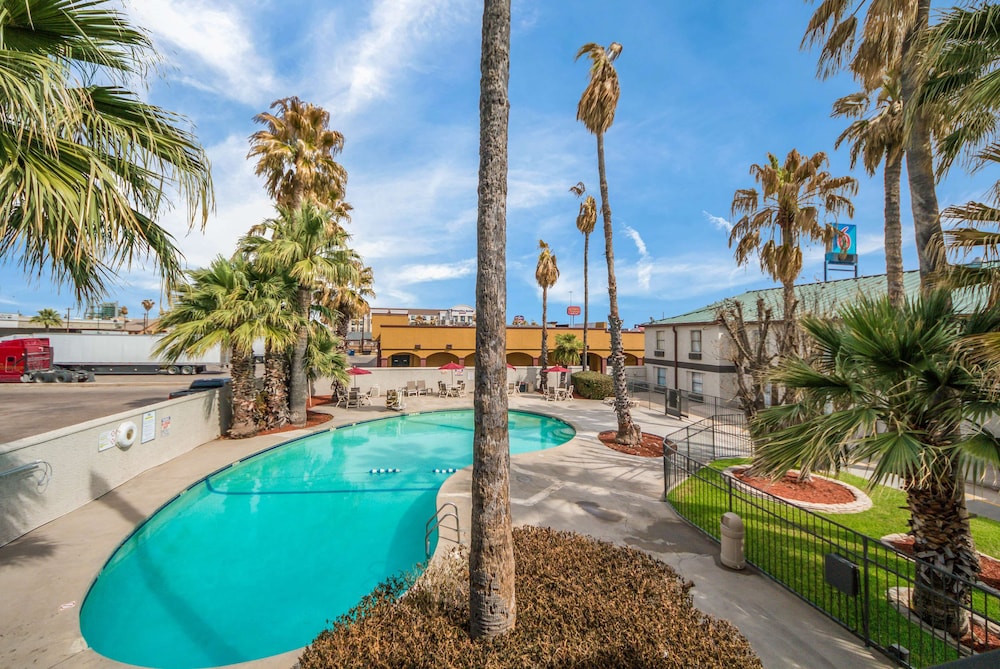 Motel6 Laredo, TX - North I-35 44/55