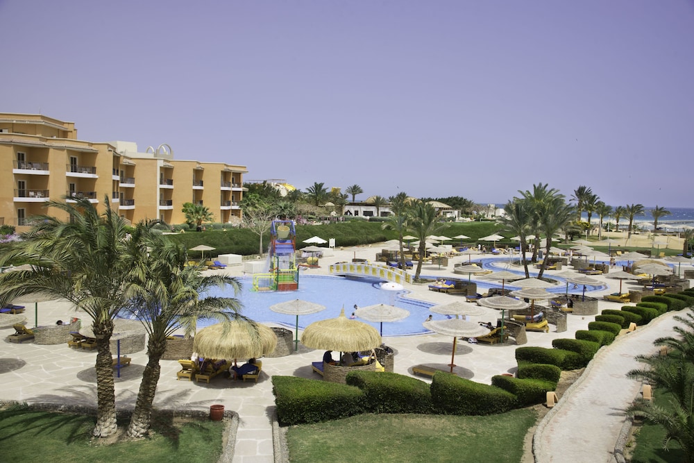 Three Corners Sunny Beach Resort in HURGHADA