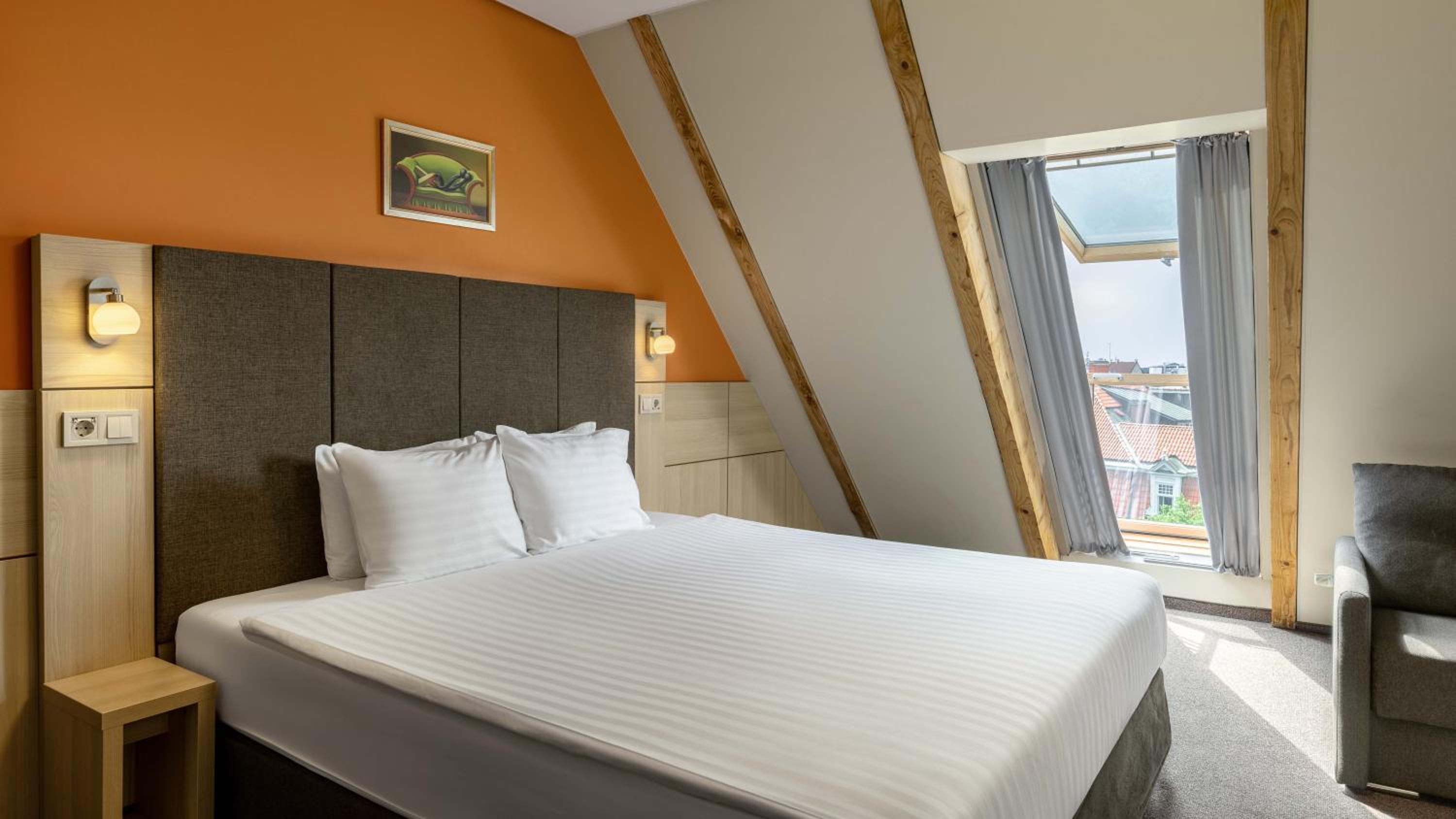 Mansard, Double or Twin Bed, City View، Wellton Riga Hotel & SPA 2/10
