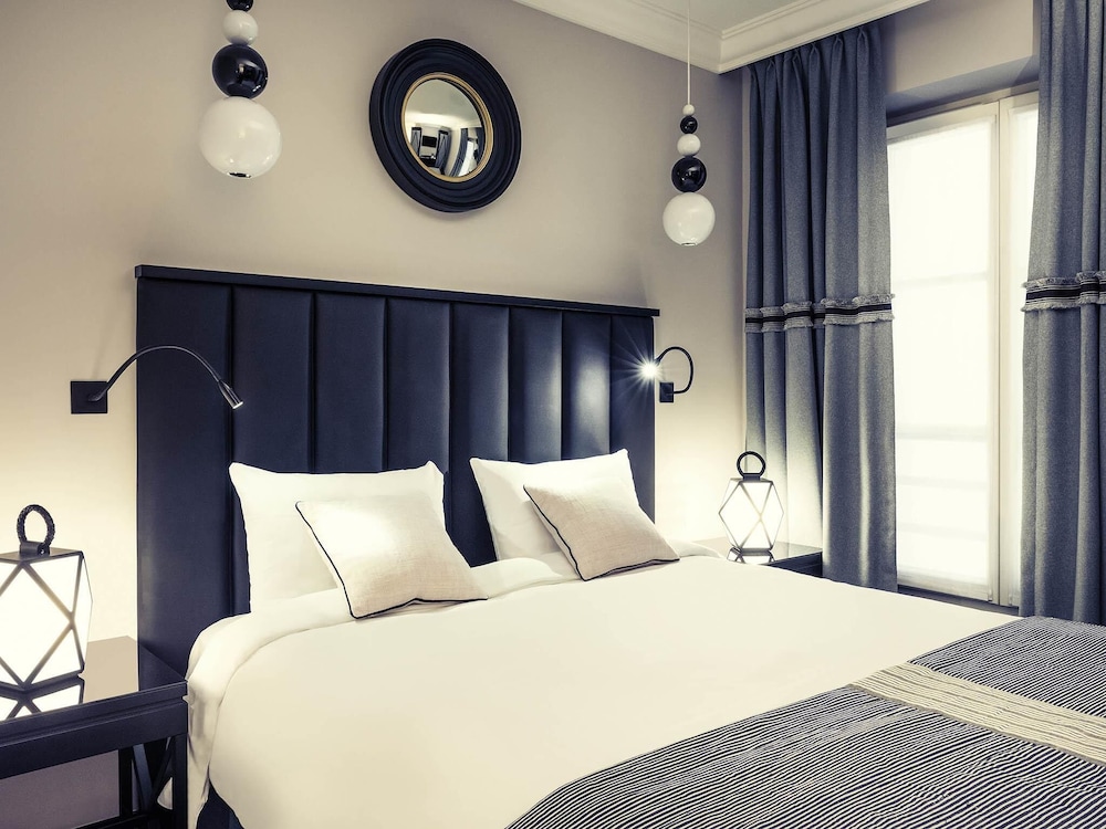 Mercure Paris Arc de Triomphe Wagram 9/46
