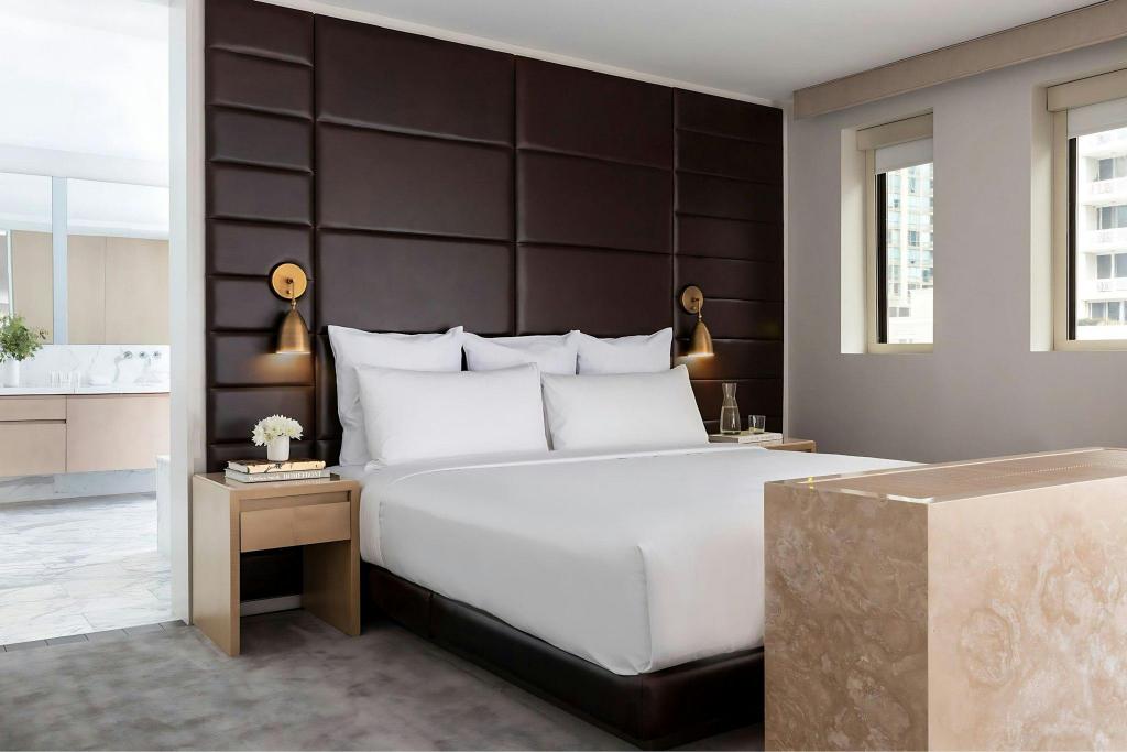 1 Bedroom, Presidential, Suite, King Bed, City View, Living and Dining Areas