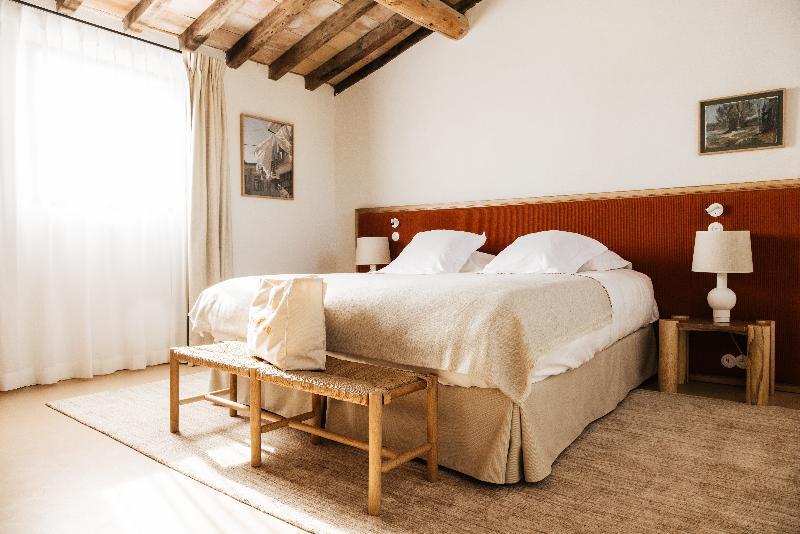 3 Rooms, Suite