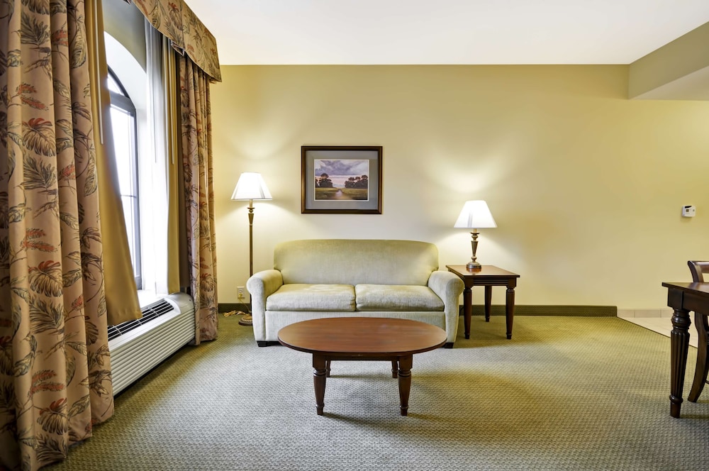 Hampton Inn & Suites North Charleston-University Blvd 34/55