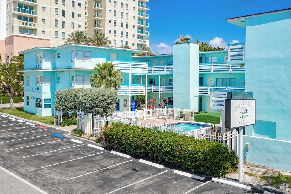 Sea Beach Plaza 61/69