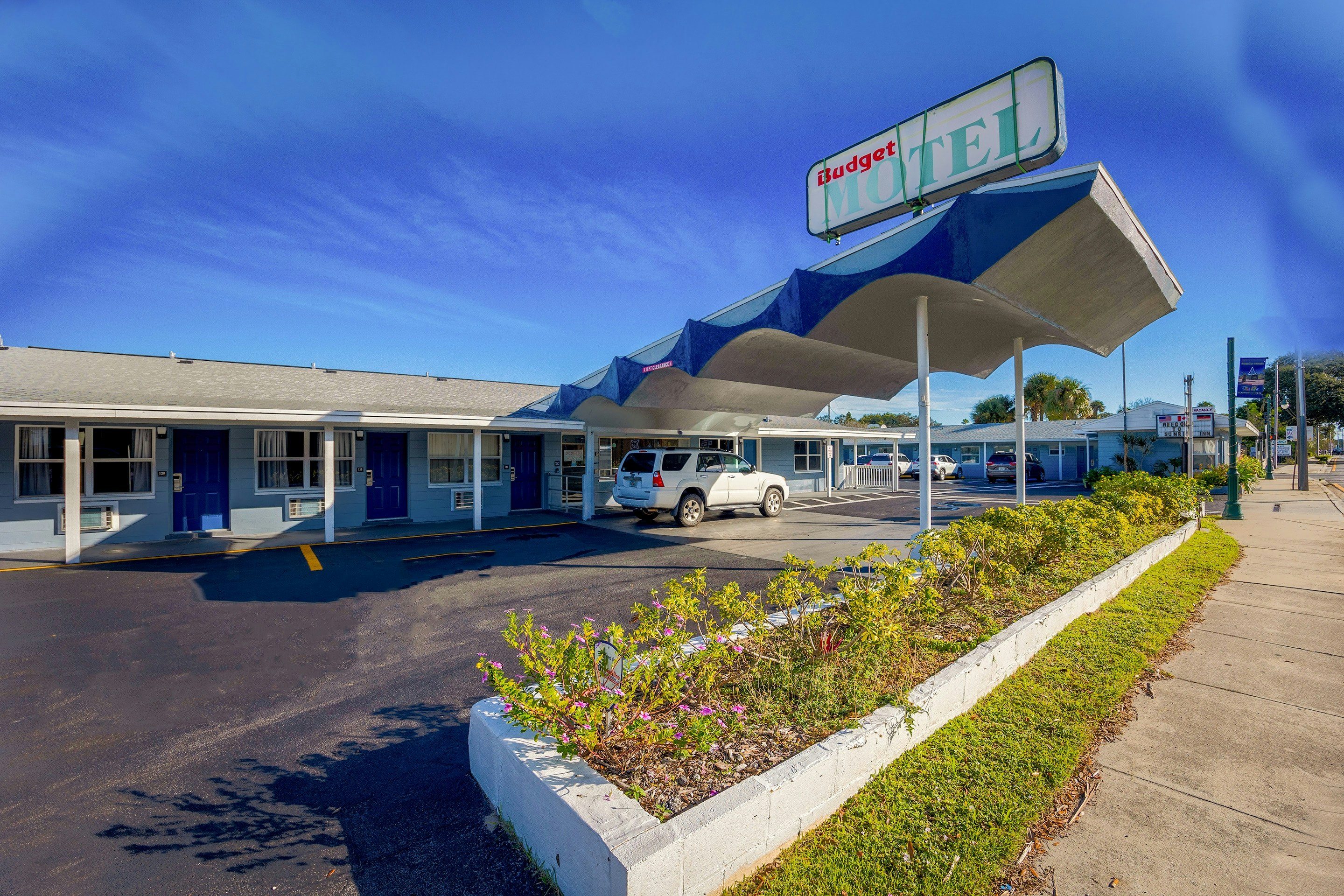 Sunrise Inn by OYO Titusville FL 32/35