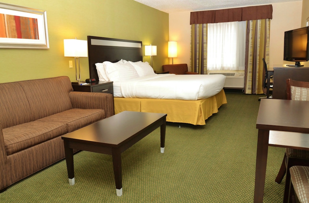 Holiday Inn Express Suites Center Township 51/78