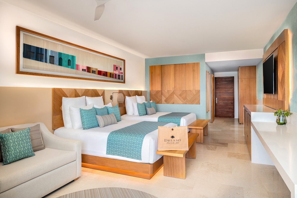 Swim Out, Junior Suite, 2 Double Beds