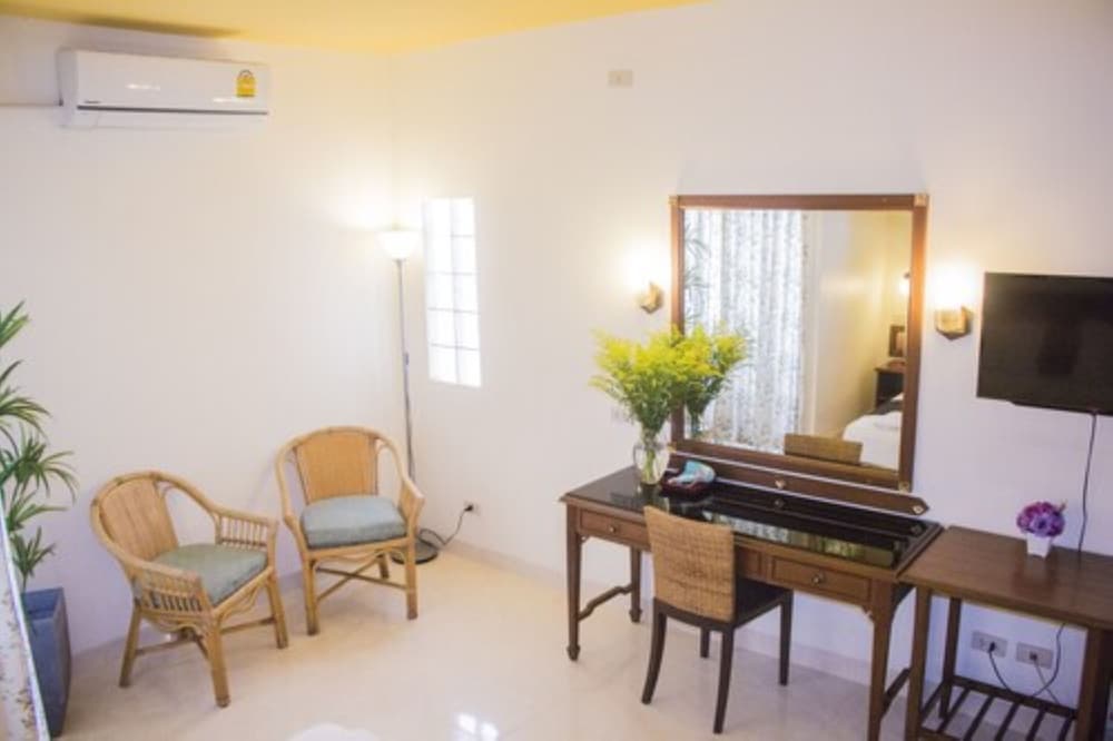 People Place Boutique in Town Hotel (SHA) 38/41