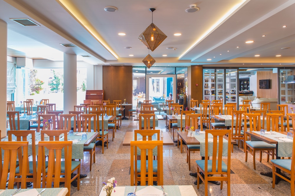 Mediterranean Resort Hotel 48/60