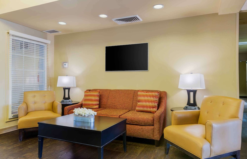 Extended Stay America Suites Phoenix Airport Tempe 34/54