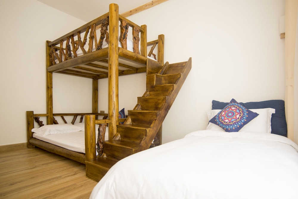 Jiesu Renwen Guest House 12/40