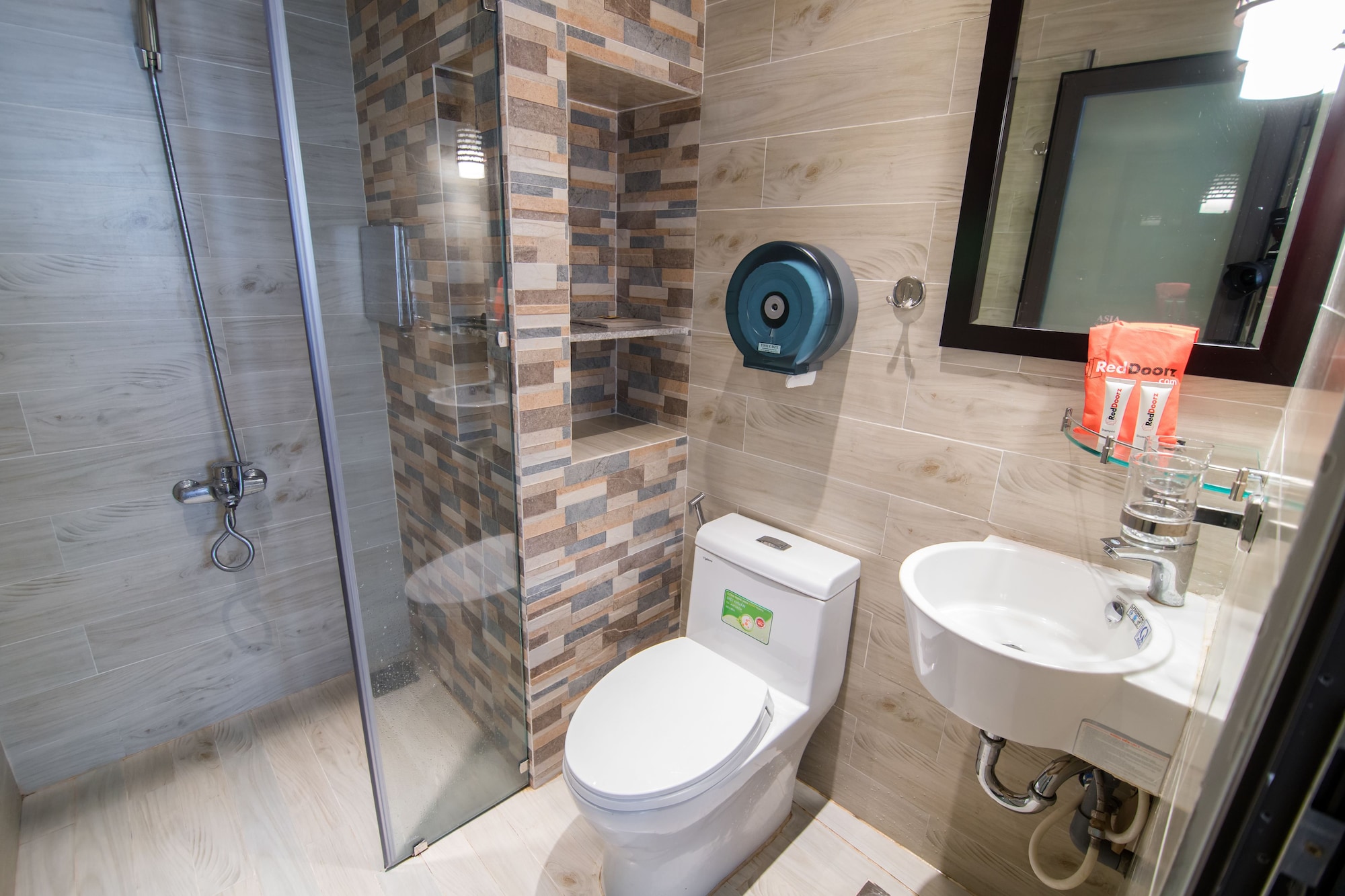 غرفة قياسية بسرير مزدوج، Reddoorz Plus Near Ba Chieu Market 6/6