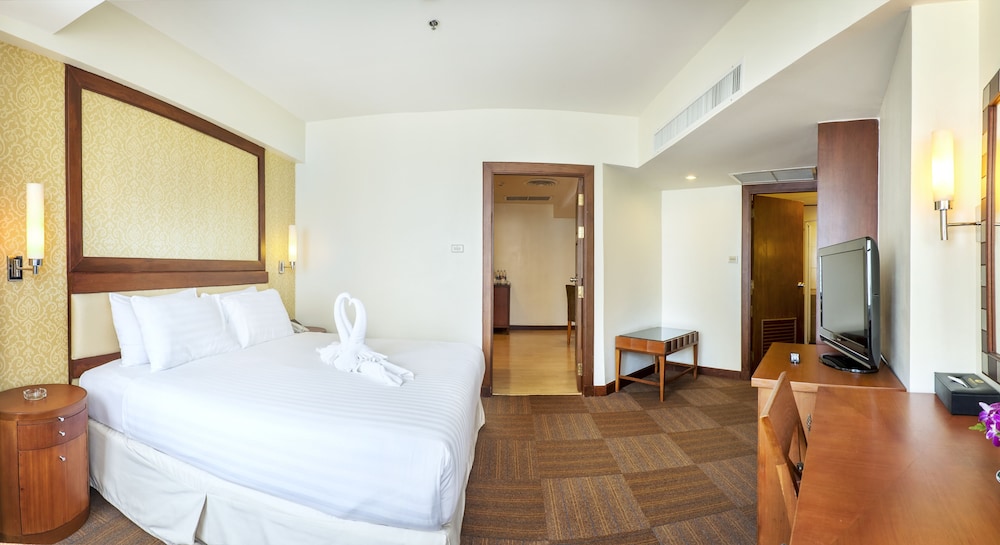Jomtien Palm Beach Hotel and Resort 10/49