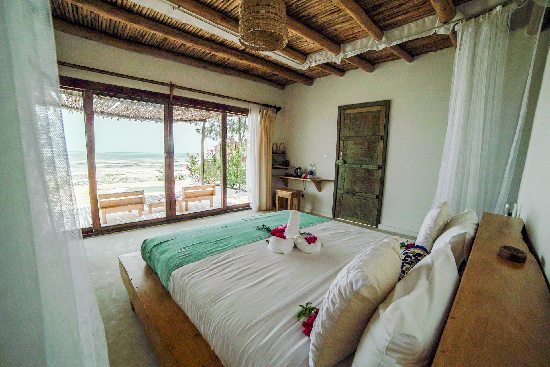 Zanbluu Beach Hotel 9/40