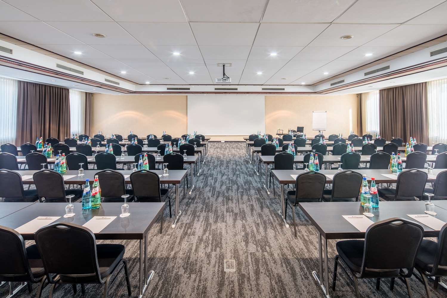 Plaza Hotel Darmstadt 39/46