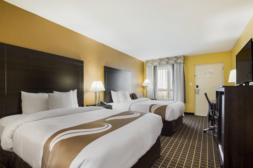 Quality Inn London North KY 17/44