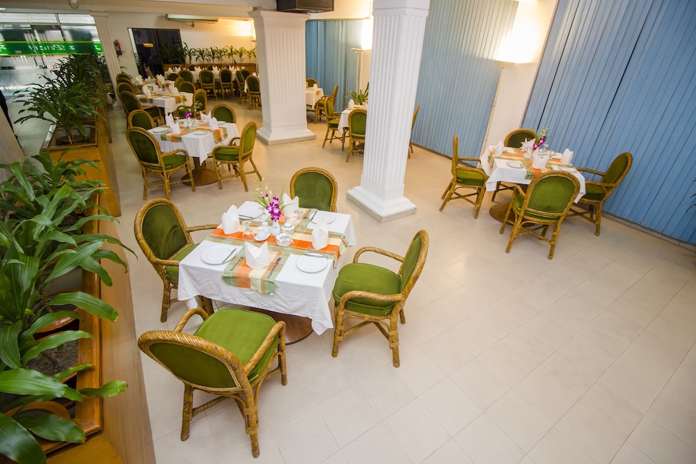 ASIA PACIFIC HOTEL 43/50