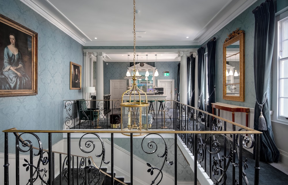 No 30 Knightsbridge 10/53