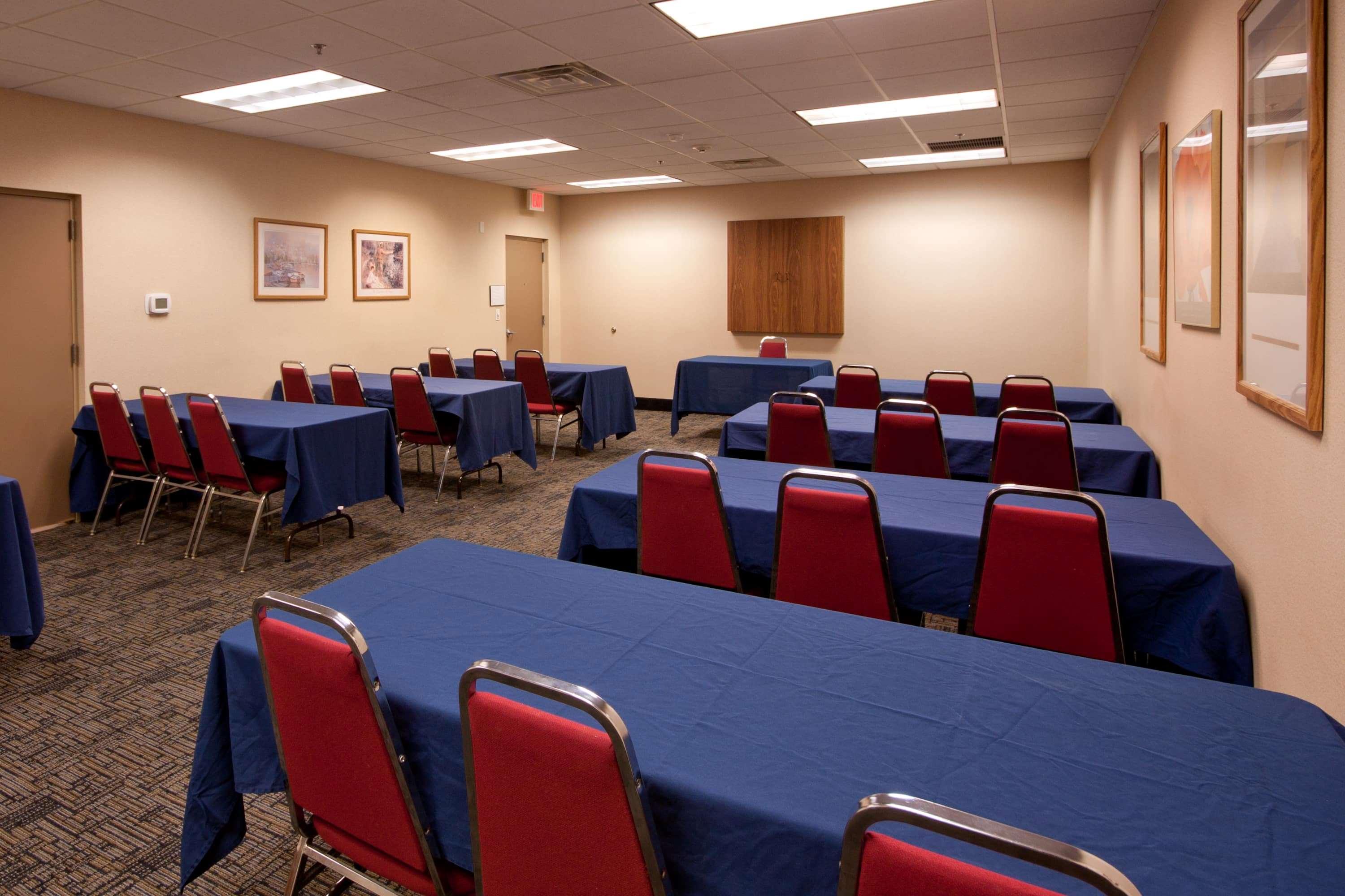 Comfort Inn & Suites Buffalo Airport 47/55