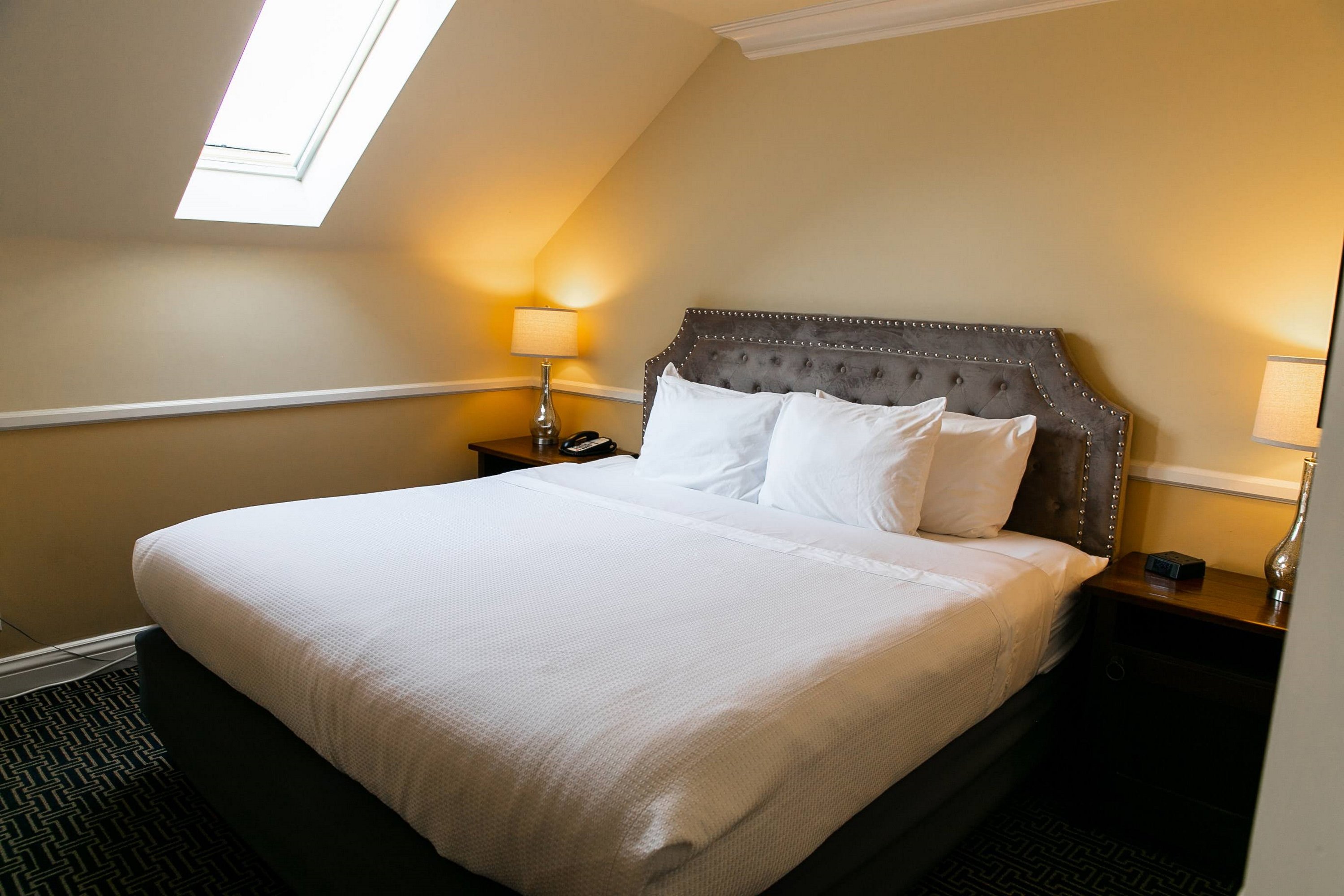 Majestic Inn & Spa 23/80