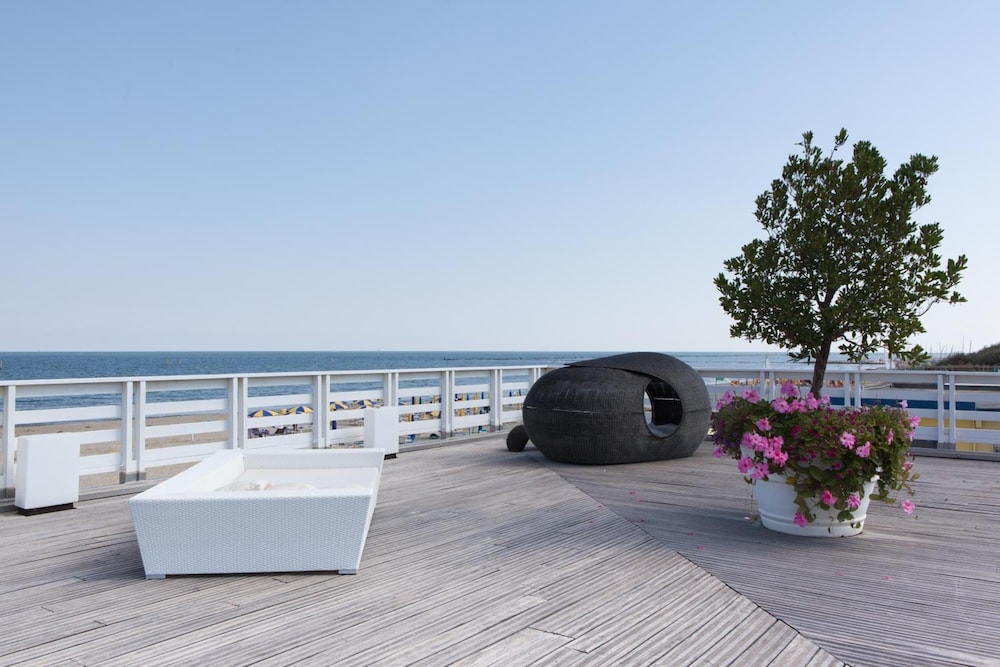 Terme Beach Resort 62/72