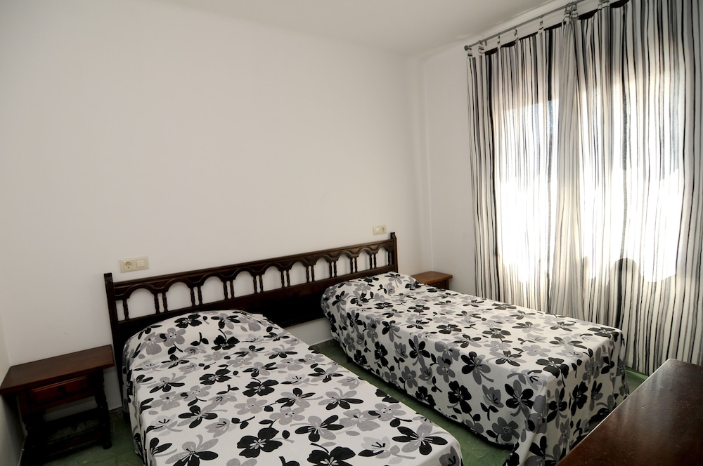 AR CARIBE APTS. 27/64