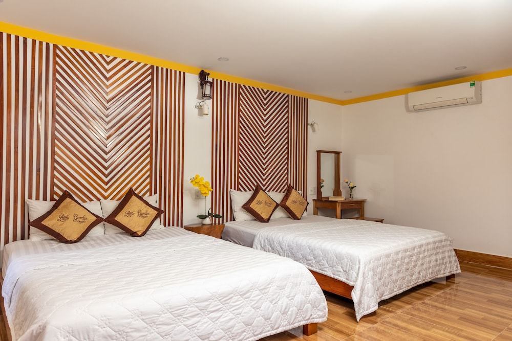 Little Garden Bungalow 42/65