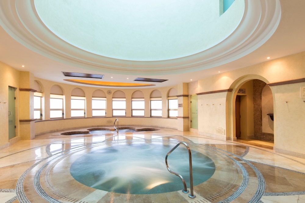 swimming pool spa