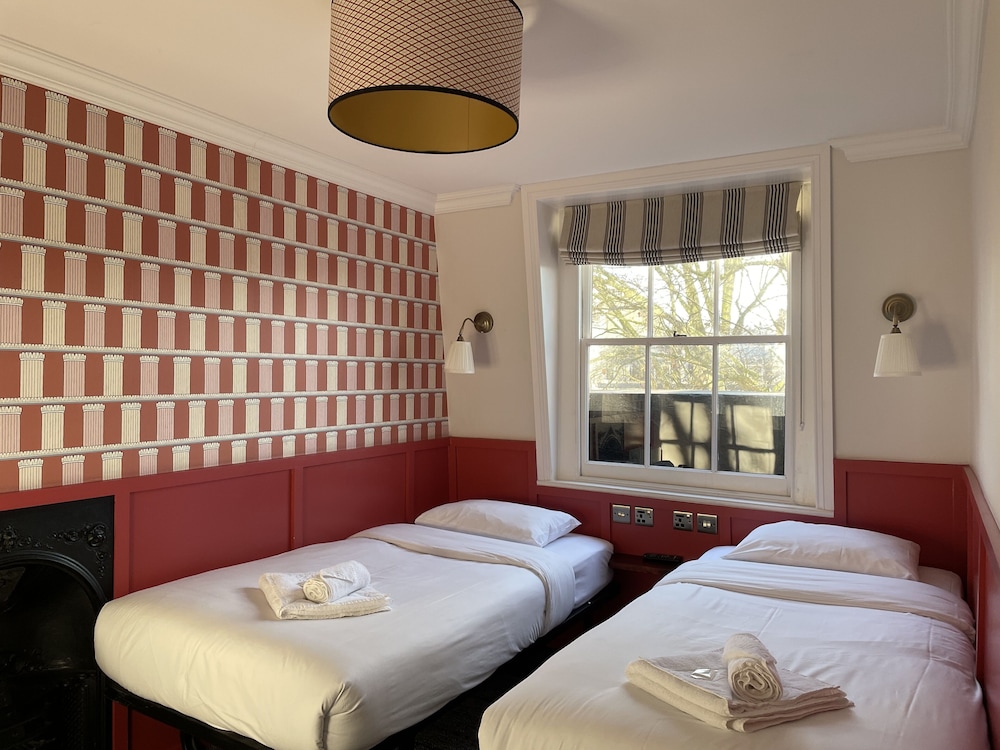 St. David's Hotels 7/50