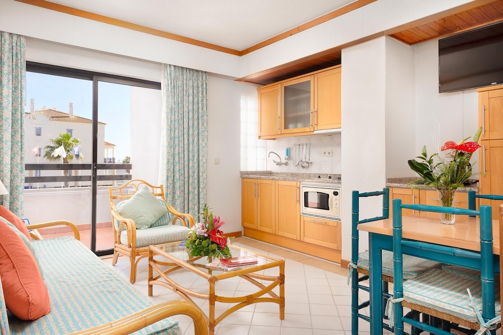 Muthu Oura Praia Hotel Apartments 30/50